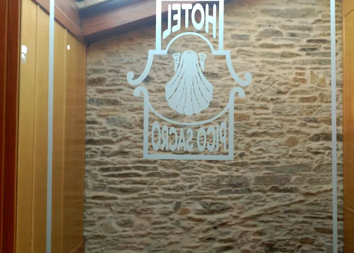 Hotel Pico Sacro Ii 2*